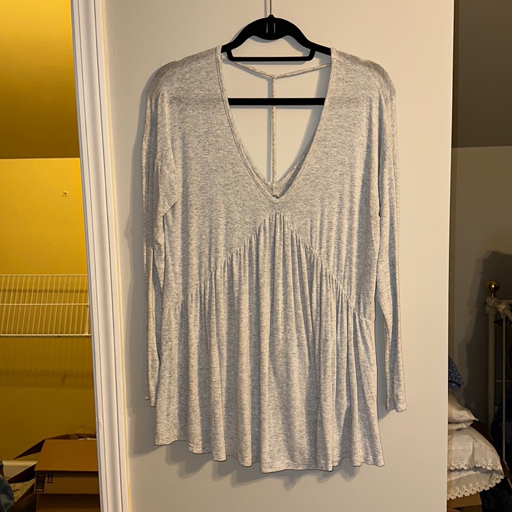 Large gray long sleeve top from the Pants Store